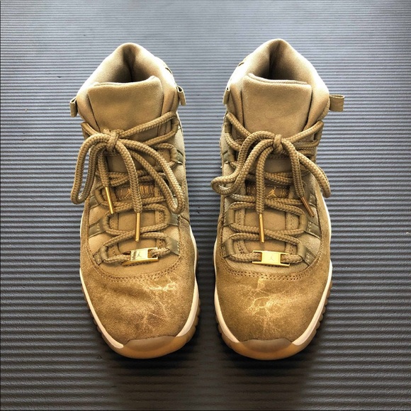 Size 8 Women’s Air Jordan 11 Retro ‘Olive Lux’ - Picture 2 of 4